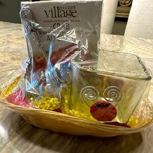 Gourmet Village Crab Salt Shaker and Square Dip Container Basket NWT